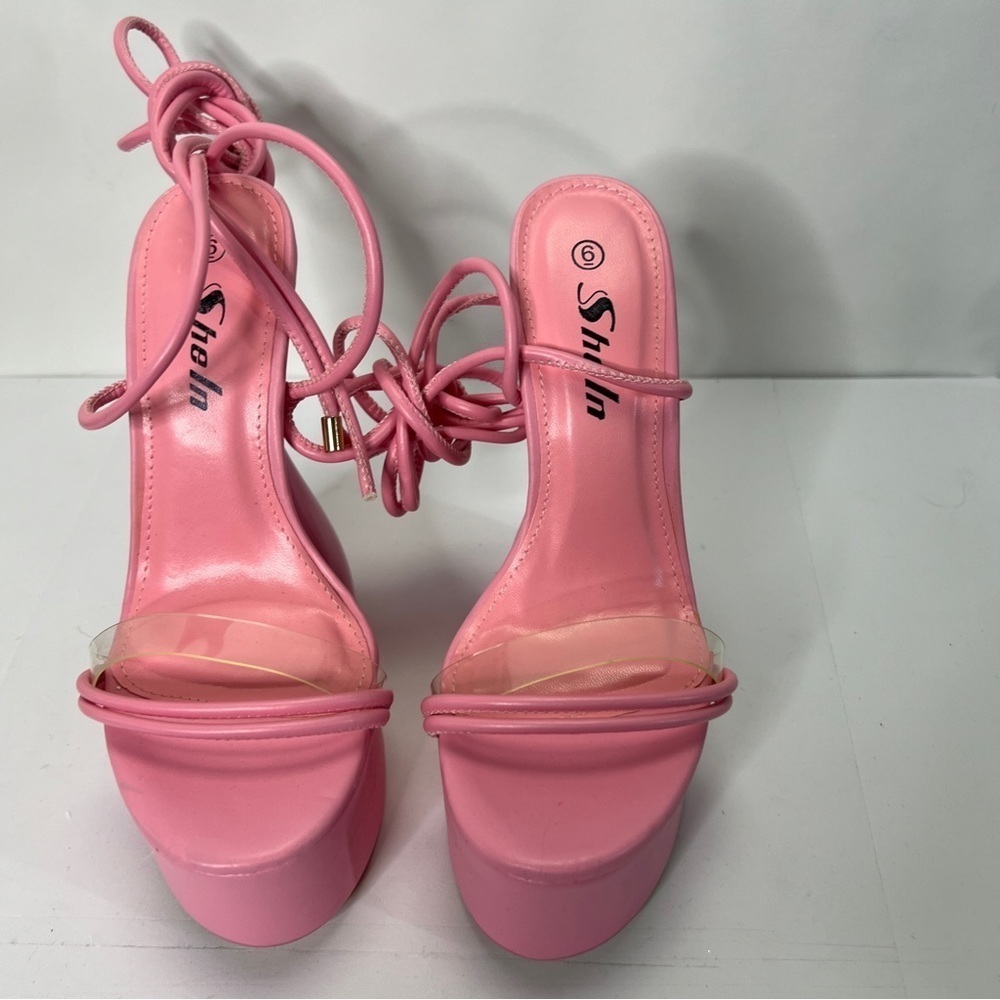 BARBIE Platform Heels Size 6 - Picture 3 of 6